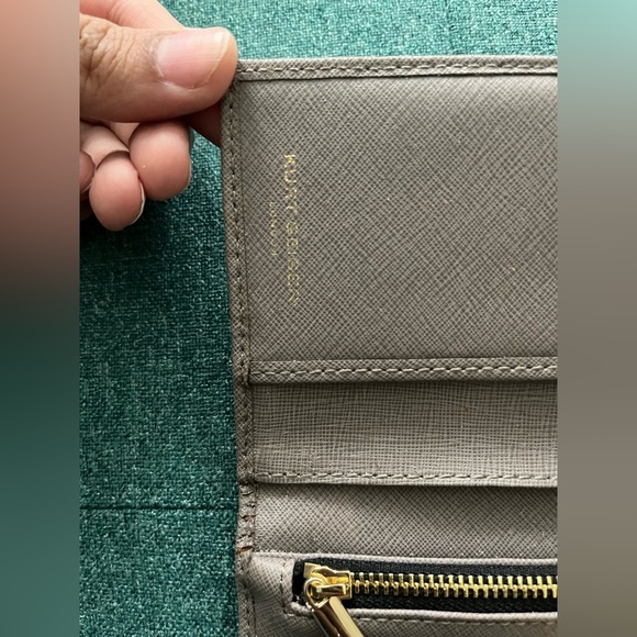 Kurt Geiger Wallet. Barely used. As good as new. Bought for £70( 118 CAD ) - Picture 2 of 10